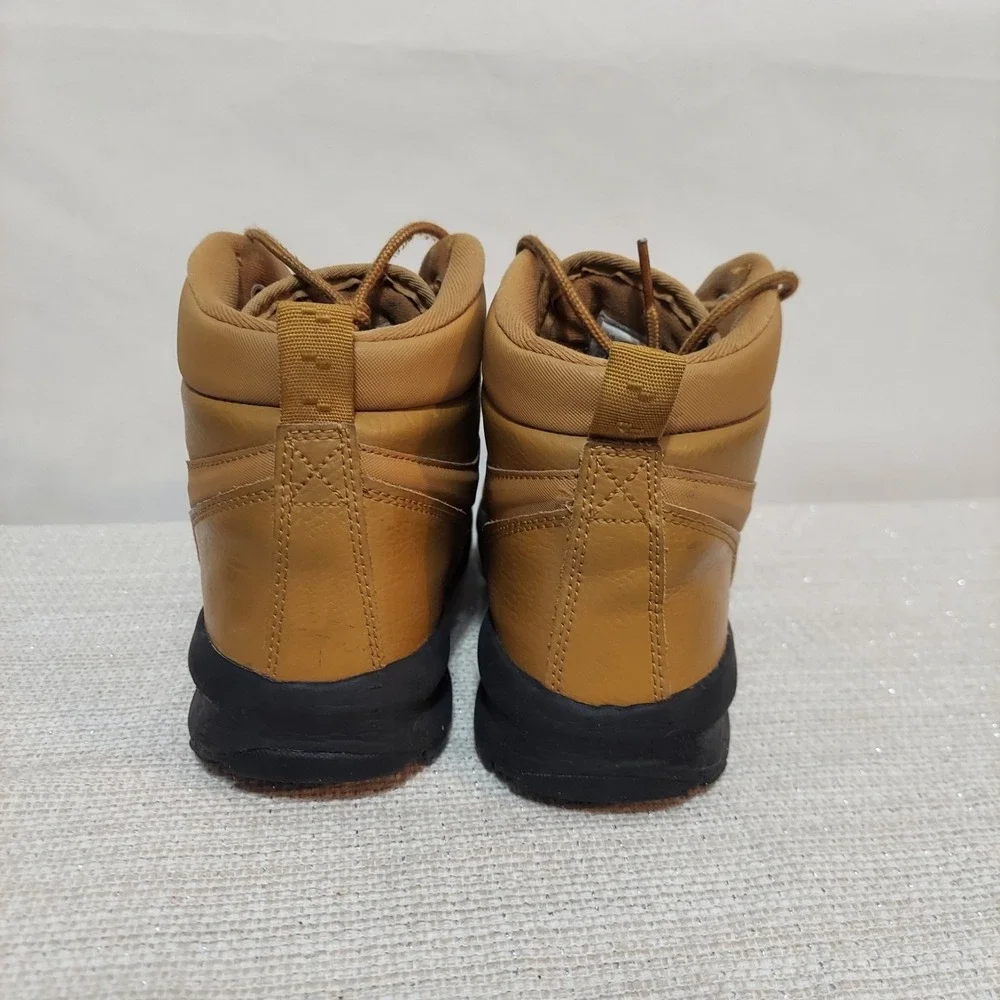 Big Kid's Nike Manoa LTR Wheat/Black (BQ5372 700) Youth 7Y/ Women 8‎